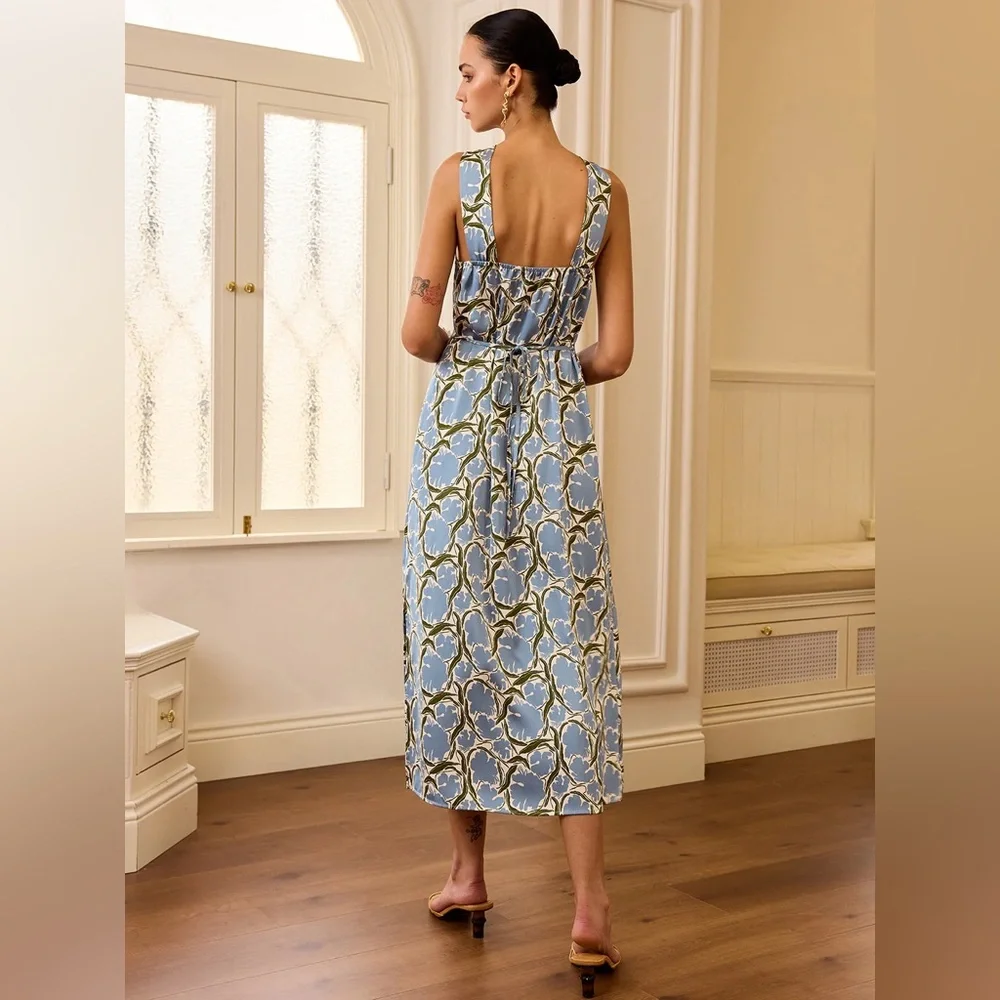 Elegant Blue Halter Dress - Picture 2 of 3